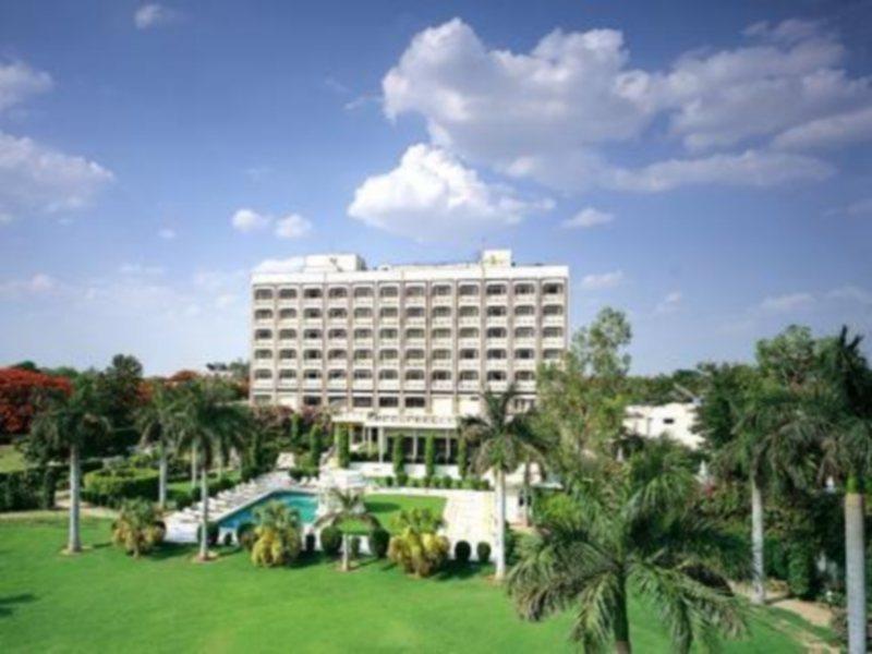 Tajview, Agra-ihcl Seleqtions